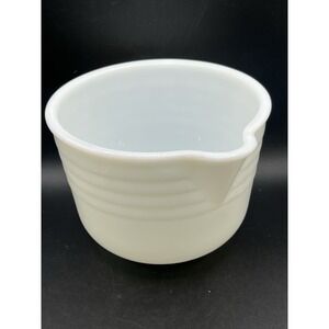 Pyrex General Mills Ribbed White‎ Milk Glass Mixing Bowl w/ Spout Vintage